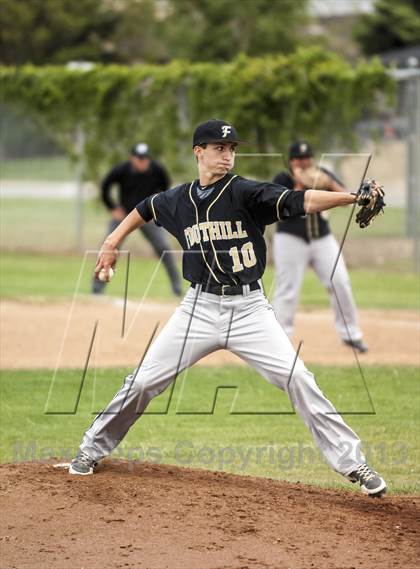 Thumbnail 3 in Foothill @ Tehachapi photogallery.