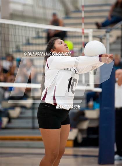 Thumbnail 1 in Silverado @ Barstow photogallery.