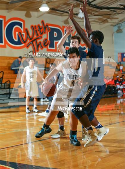 Thumbnail 1 in Elk Grove vs. Foothill (Running With the Pack) photogallery.