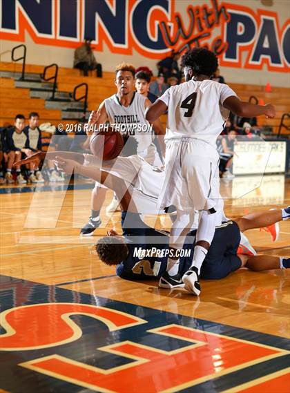 Thumbnail 2 in Elk Grove vs. Foothill (Running With the Pack) photogallery.