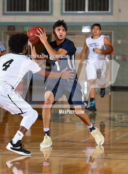 Thumbnail 1 in Elk Grove vs. Foothill (Running With the Pack) photogallery.