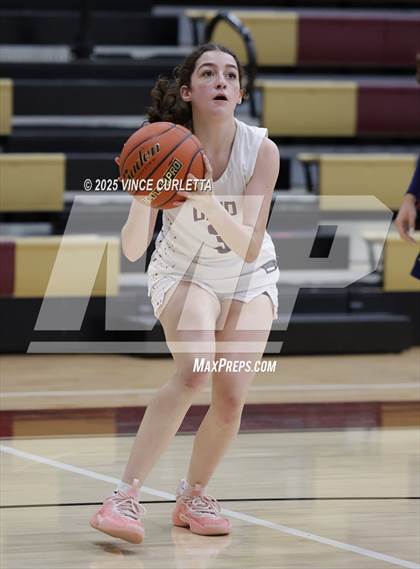 Thumbnail 2 in FR: Akins @ Dripping Springs photogallery.