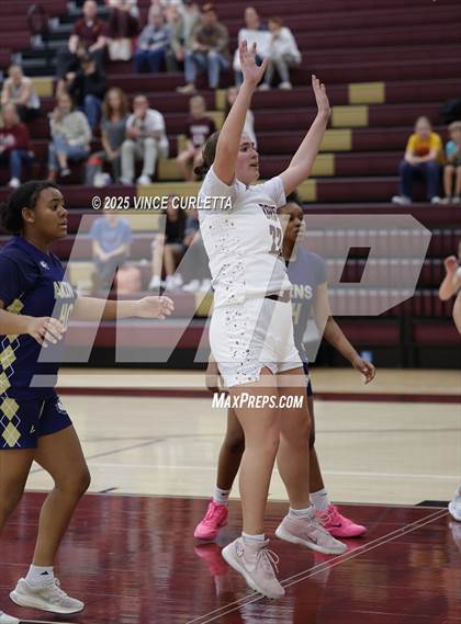 Thumbnail 1 in FR: Akins @ Dripping Springs photogallery.