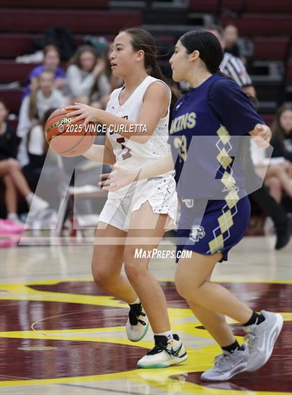 Thumbnail 2 in FR: Akins @ Dripping Springs photogallery.