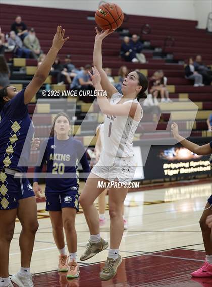 Thumbnail 2 in FR: Akins @ Dripping Springs photogallery.