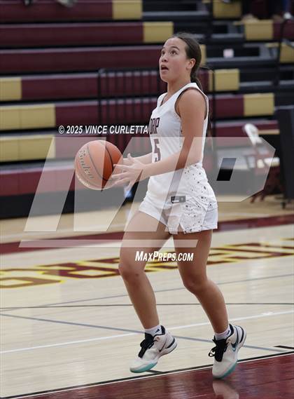 Thumbnail 3 in FR: Akins @ Dripping Springs photogallery.