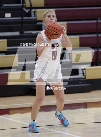 Thumbnail 3 in FR: Akins @ Dripping Springs photogallery.