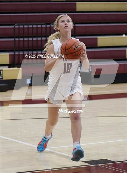 Thumbnail 2 in FR: Akins @ Dripping Springs photogallery.