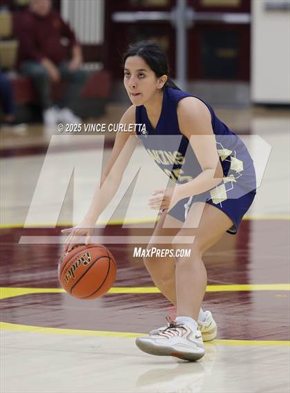 Thumbnail 2 in FR: Akins @ Dripping Springs photogallery.