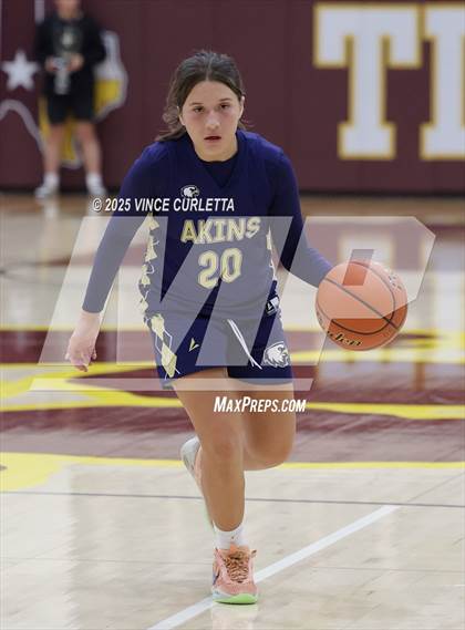 Thumbnail 2 in FR: Akins @ Dripping Springs photogallery.