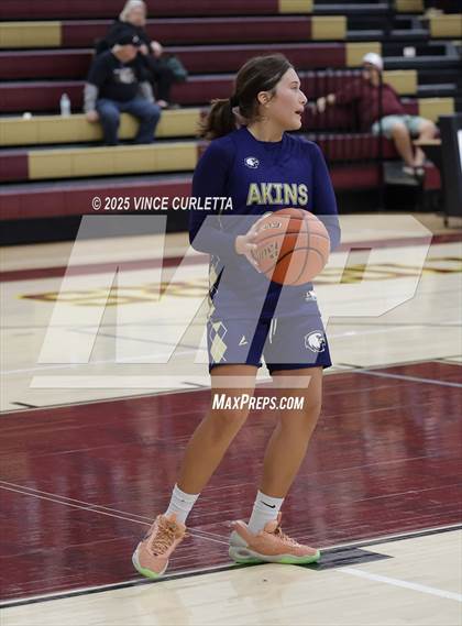 Thumbnail 3 in FR: Akins @ Dripping Springs photogallery.