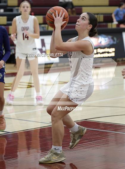 Thumbnail 3 in FR: Akins @ Dripping Springs photogallery.