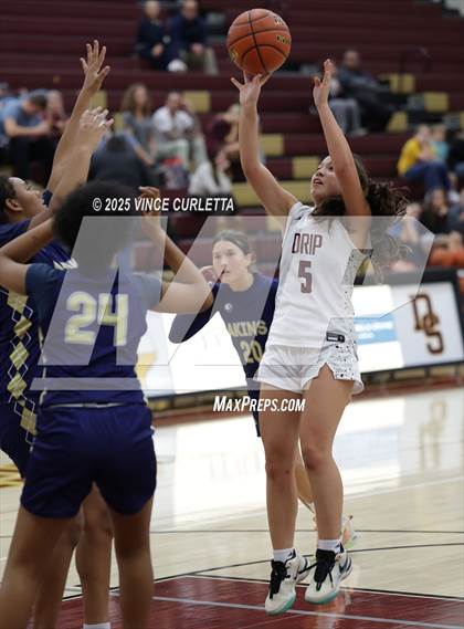 Thumbnail 2 in FR: Akins @ Dripping Springs photogallery.