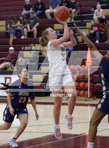 Thumbnail 3 in FR: Akins @ Dripping Springs photogallery.