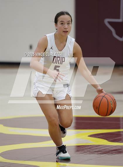 Thumbnail 3 in FR: Akins @ Dripping Springs photogallery.