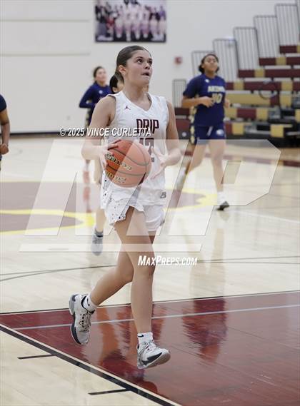 Thumbnail 3 in FR: Akins @ Dripping Springs photogallery.