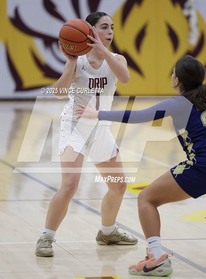 Thumbnail 2 in FR: Akins @ Dripping Springs photogallery.