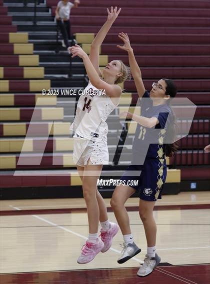 Thumbnail 3 in FR: Akins @ Dripping Springs photogallery.