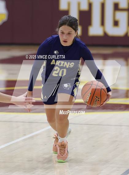 Thumbnail 1 in FR: Akins @ Dripping Springs photogallery.