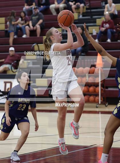 Thumbnail 2 in FR: Akins @ Dripping Springs photogallery.