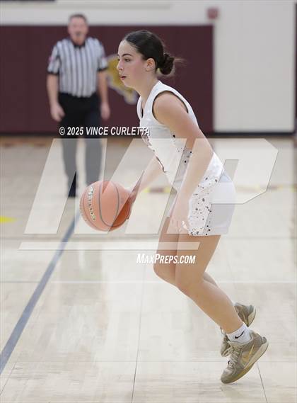 Thumbnail 3 in FR: Akins @ Dripping Springs photogallery.