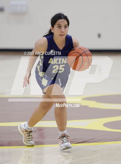 Thumbnail 3 in FR: Akins @ Dripping Springs photogallery.