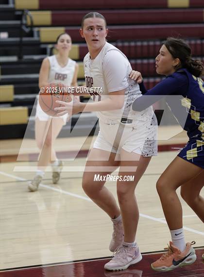 Thumbnail 3 in FR: Akins @ Dripping Springs photogallery.