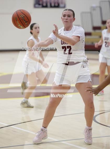 Thumbnail 3 in FR: Akins @ Dripping Springs photogallery.