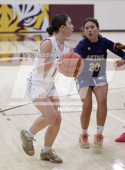 Thumbnail 3 in FR: Akins @ Dripping Springs photogallery.