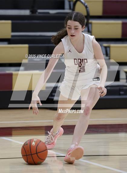 Thumbnail 3 in FR: Akins @ Dripping Springs photogallery.