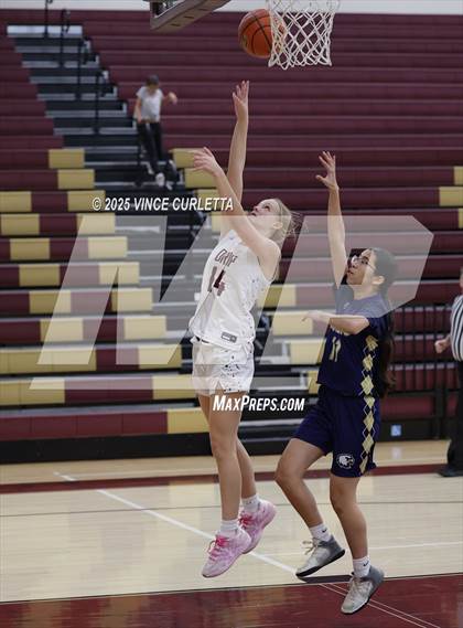 Thumbnail 2 in FR: Akins @ Dripping Springs photogallery.