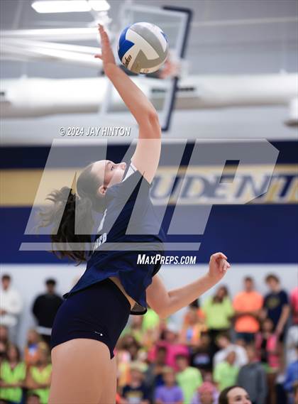 Thumbnail 1 in Nolan Catholic @ Grace Prep photogallery.