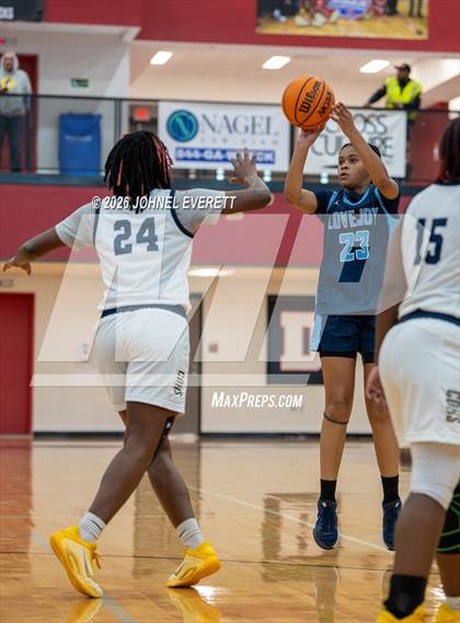 Thumbnail 1 in Drew vs. Lovejoy photogallery.