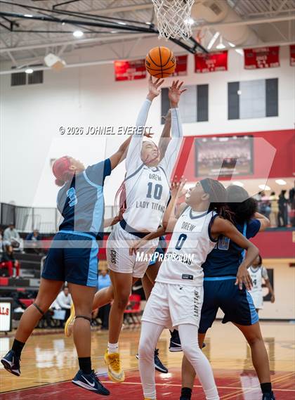 Thumbnail 1 in Drew vs. Lovejoy photogallery.