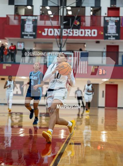 Thumbnail 1 in Drew vs. Lovejoy photogallery.