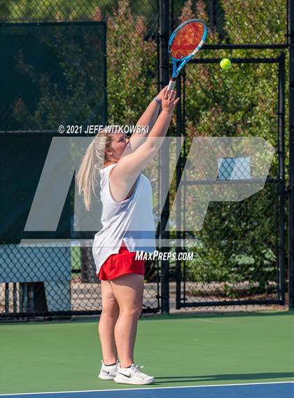 Thumbnail 1 in NCHSAA 3A Mid-East Regionals - Doubles photogallery.