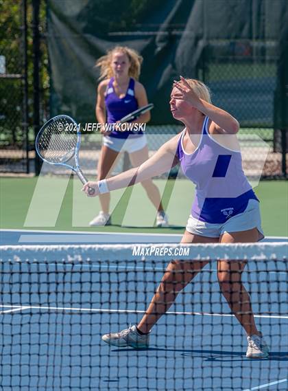 Thumbnail 1 in NCHSAA 3A Mid-East Regionals - Doubles photogallery.