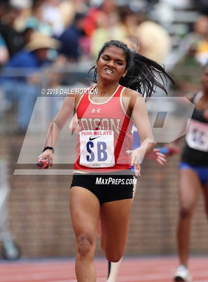 Thumbnail 1 in Penn Relays (Girls 4 x 400) photogallery.