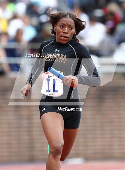 Thumbnail 2 in Penn Relays (Girls 4 x 400) photogallery.