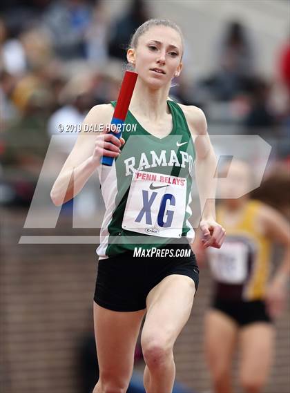 Thumbnail 2 in Penn Relays (Girls 4 x 400) photogallery.