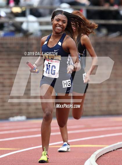 Thumbnail 3 in Penn Relays (Girls 4 x 400) photogallery.