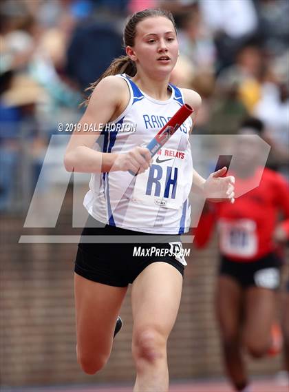 Thumbnail 3 in Penn Relays (Girls 4 x 400) photogallery.
