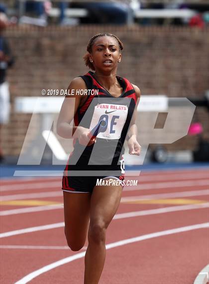 Thumbnail 3 in Penn Relays (Girls 4 x 400) photogallery.