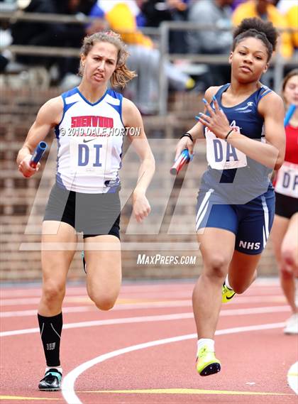 Thumbnail 3 in Penn Relays (Girls 4 x 400) photogallery.