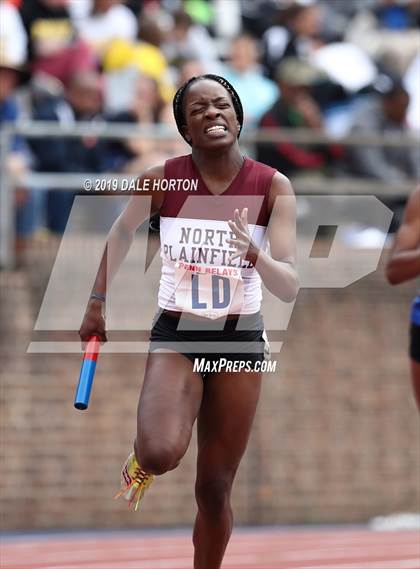 Thumbnail 2 in Penn Relays (Girls 4 x 400) photogallery.