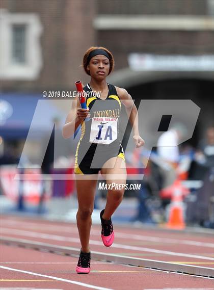 Thumbnail 3 in Penn Relays (Girls 4 x 400) photogallery.