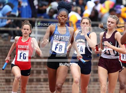 Thumbnail 3 in Penn Relays (Girls 4 x 400) photogallery.