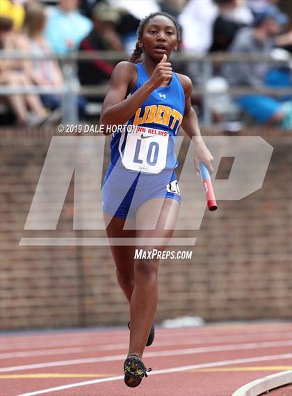 Thumbnail 3 in Penn Relays (Girls 4 x 400) photogallery.