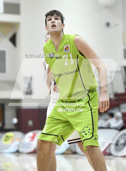 Thumbnail 1 in Mercer Island vs. Urspring -Germany (Rancho Mirage Holiday Invitational) photogallery.