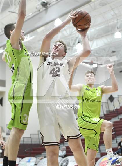 Thumbnail 2 in Mercer Island vs. Urspring -Germany (Rancho Mirage Holiday Invitational) photogallery.